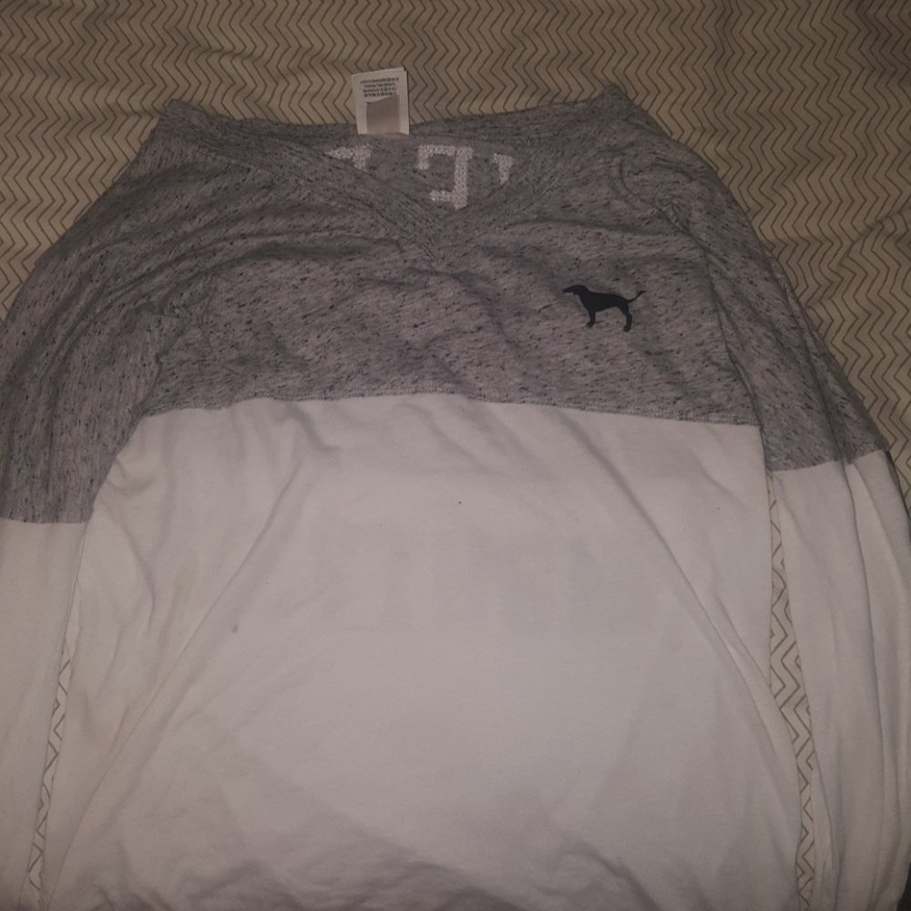 v neck long sleeve